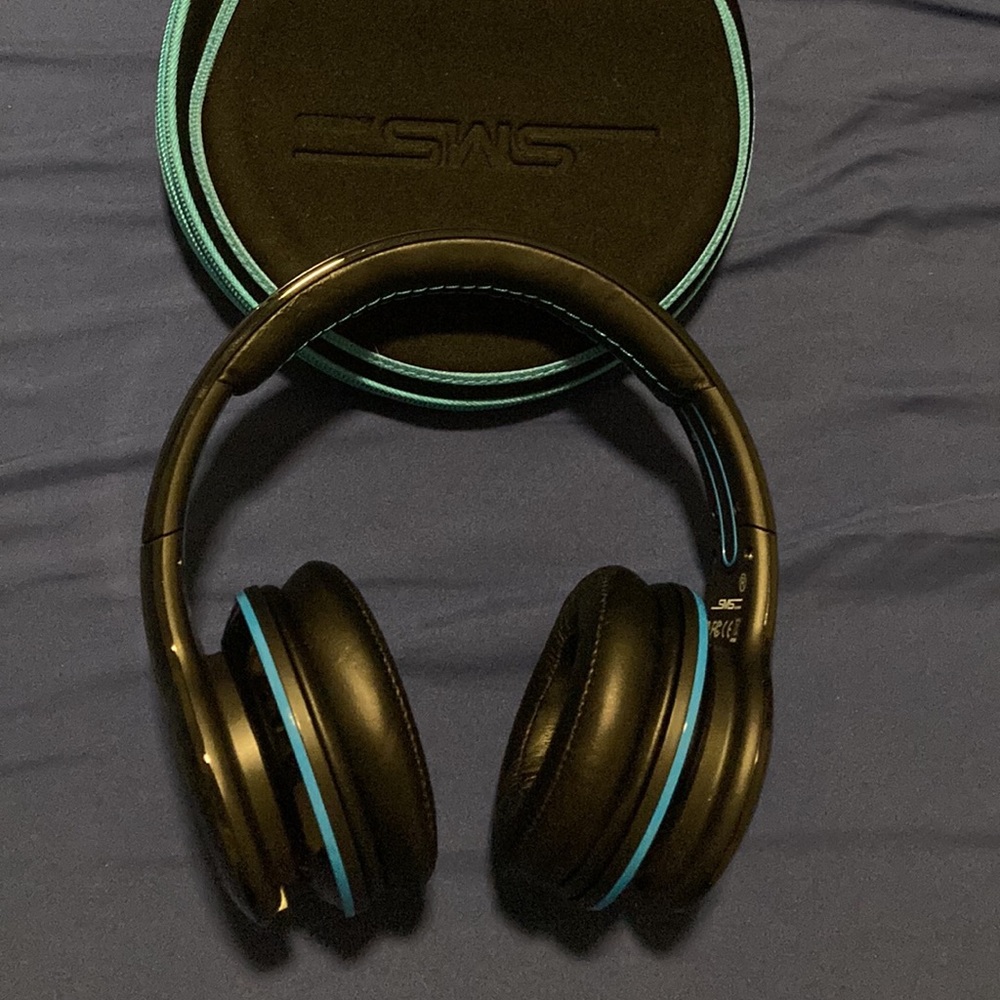 SMS Headphones w/case